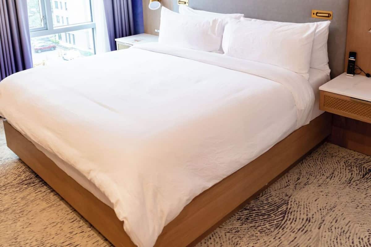 双人房 | 意大利 Frette 床单、高档床上用品、加厚床垫、客房内保险箱