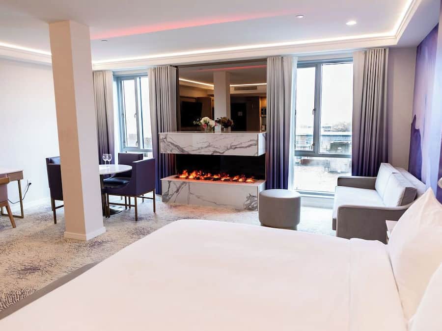 Suíte estúdio superluxo | Lençóis italianos Frette, roupas de cama premium