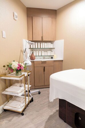 Soins du corps, aromathérapie, massage aux pierres chaudes