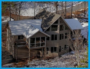 Exterior - Lovely Views - Top of the Mountain - Foosball & Pool Table - Screened in Porch (McGaheysville)