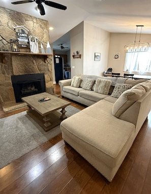 Smart TV y chimenea