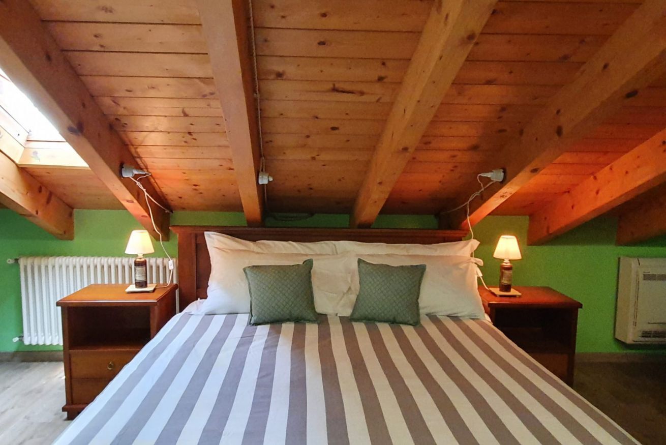 2 habitaciones, tabla de planchar con plancha y wifi gratis 