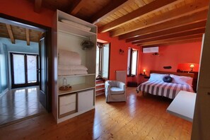 2 dormitorios, tabla de planchar con plancha, wifi gratis y ropa de cama