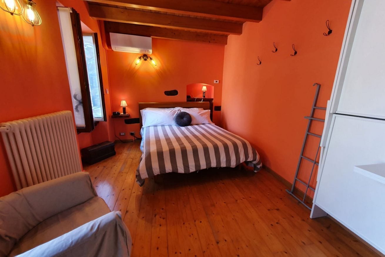 2 chambres, fer et planche à repasser, Wi-Fi gratuit, draps fournis
