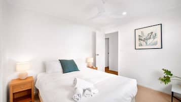 2 bedrooms, iron/ironing board, WiFi, bed sheets