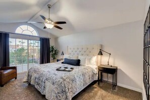 4 dormitoris, escriptori i planxa i posts de planxar