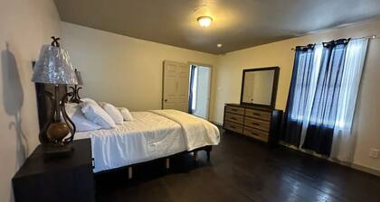 Charming 2-bedroom apartment with AC and WiFi in marvelous Kyle