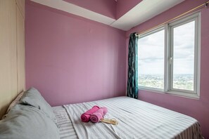 1 bedroom, desk, WiFi, bed sheets - 1Bed room fully furnished free WIFI (Quezon City)