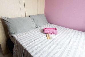 1 Schlafzimmer, Schreibtisch, WLAN, Bettwäsche