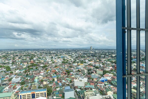 Interior - 1Bed room fully furnished free WIFI (Quezon City)