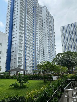 Exterior - 1Bed room fully furnished free WIFI (Quezon City)