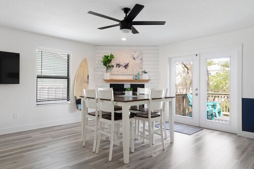 Beachside Getaway - Heated Pool - Pet Friendly - Walk to Vilano Beach (SAV540)