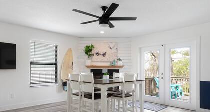Beachside Getaway - Heated Pool - Pet Friendly - Walk to Vilano Beach (SAV540)