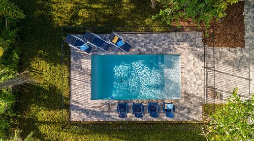 Beachside Getaway - Heated Pool - Pet Friendly - Walk to Vilano Beach (SAV540)