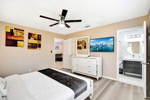 5 chambres, bureau, fer et planche à repasser, lit parapluie