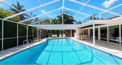 Amazing Villa Walk to Beach Heated Pool & Jacuzzi