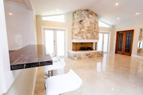 Amazing Villa WALK 5 minutes to Hollywood Beach