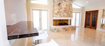 Amazing Villa WALK 5 minutes to Hollywood Beach