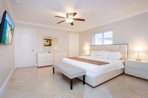 5 bedrooms, desk, iron/ironing board, travel cot