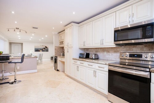 Ultimate Luxury 5BR Villa near Hollywood Beach