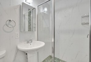 Hair dryer, towels - Beach Effiency - Hollywood Beachfront & Broadwalk (Hollywood)