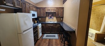 Circle R Cabin 6, Private Ranch, Mountain Views