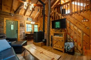 TV, fireplace, stereo - Patoka Cabin Experience w Hottub (Patoka Township)