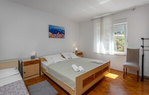 3 habitaciones, tabla de planchar con plancha y wifi gratis