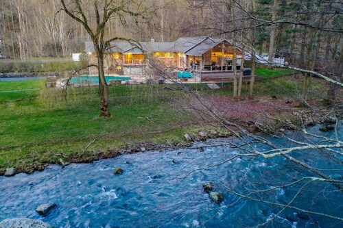 Waterfront, Pool, Hottub - Deep Creek Lake & Wisp