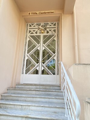 Exterior detail - Duplex in Cannes 5 min walk from the beach 5 BR (Cannes)