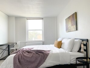1 bedroom, desk, free WiFi, bed sheets