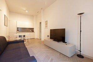 Living area - GuestHost - Wonderful 45sqm apartment located on the ground floor of a building without lift (a step to access it).The apartment is located in the heart of Milan, a famously charming and historic area with a unique mix of history, culture and modernity,  (Milano)