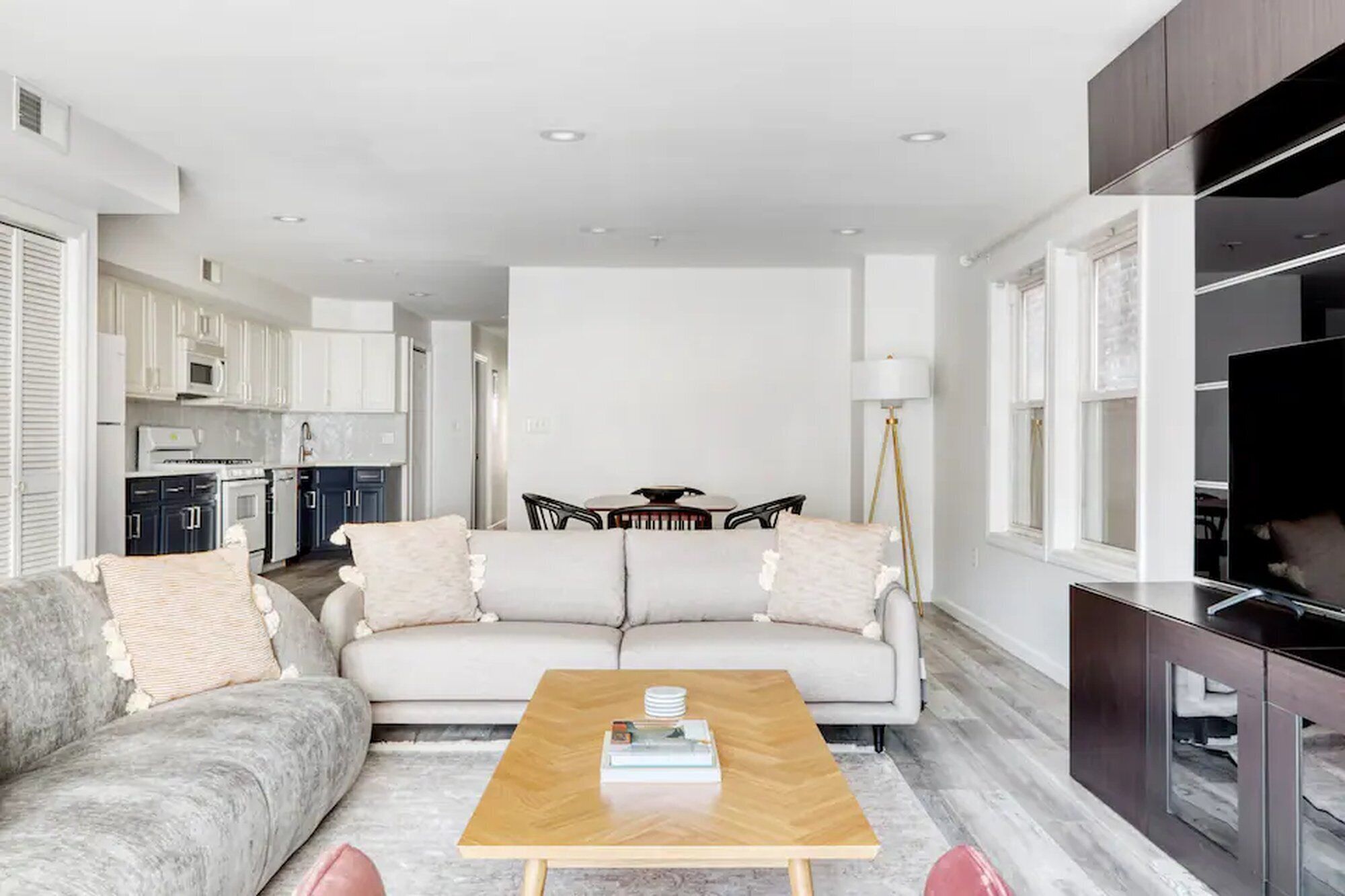 Spacious and modern 15 mins to NYC-3 BR