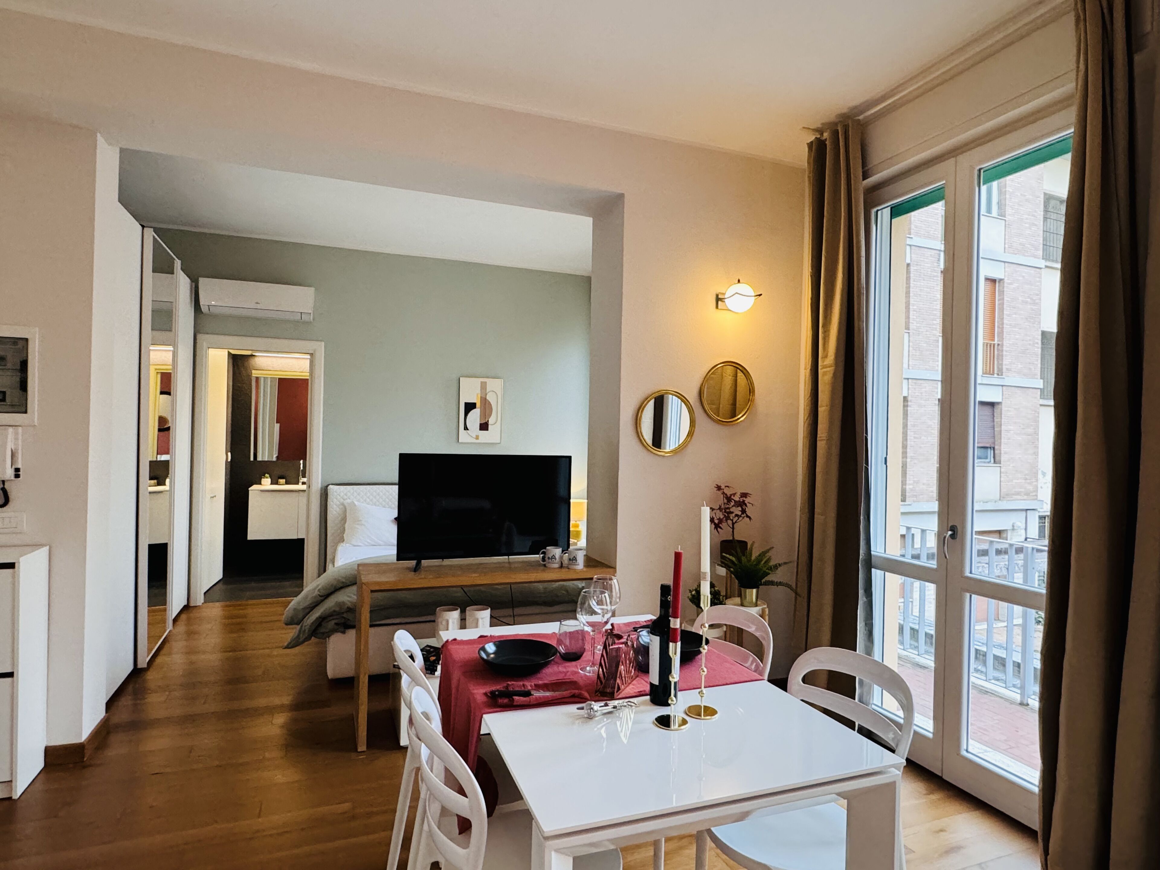 Premium Studio | Living area | Flat-screen TV