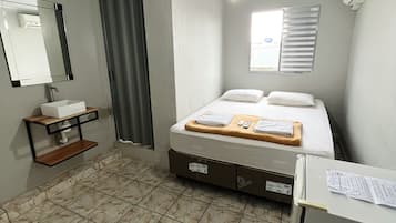 Standaard kamer, 1 twee- of 2 eenpersoonsbedden | Gratis wifi, beddengoed