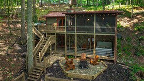 Terrace/patio - All Your'n - Pet Friendly | Lakefront on Lake Blue Ridge | Year Round Water | Private Dock (Blue Ridge)