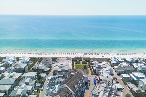 Beach nearby - The Blue Bee - Rosemary Beach (Rosemary Beach)