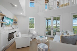 Televisión, chimenea y videoteca