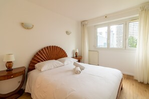 1 bedroom, iron/ironing board, WiFi, bed sheets - Appartement Boieldieu - Welkeys (Puteaux)