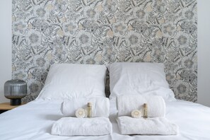 4 bedrooms, iron/ironing board, WiFi, bed sheets - Maison Rivero - Welkeys (Haubourdin)