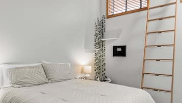 4 sovrum, skrivbord, wi-fi och sÀngklÀder