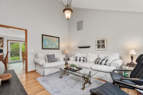 Unclassified image, 1 of 25, button