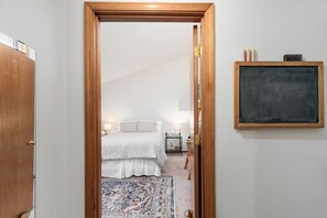 4 habitaciones, escritorio, wifi y ropa de cama
