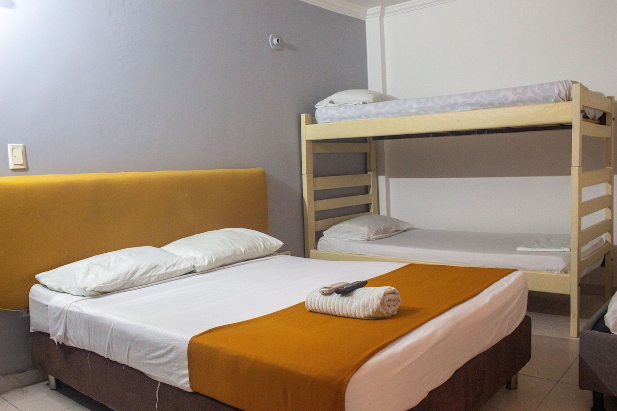 Kamar Double atau Twin Basic | Didekorasi berbeda-beda dan dilengkapi dengan perabotan berbeda-beda