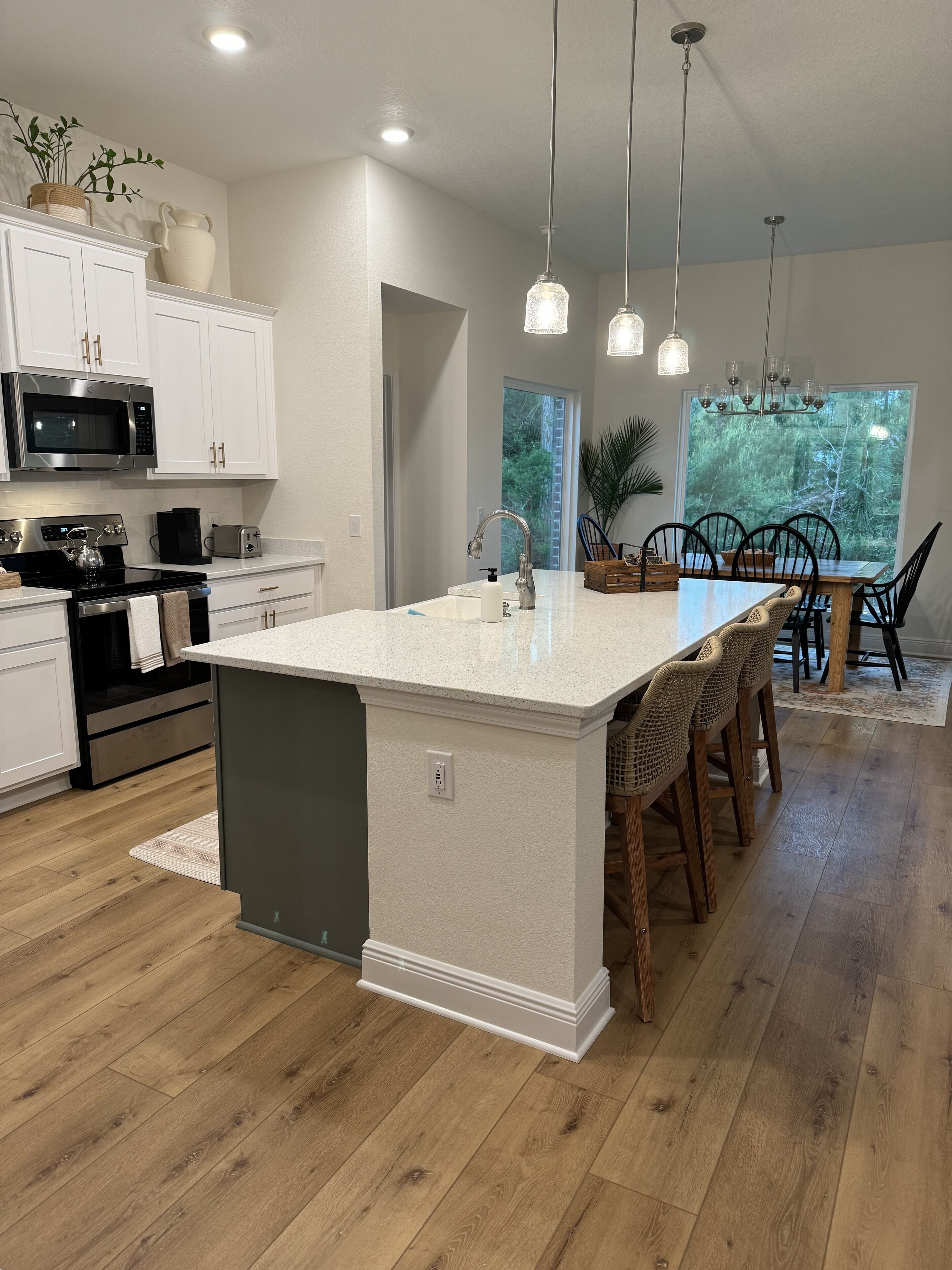 雪櫃、微波爐、焗爐、爐具