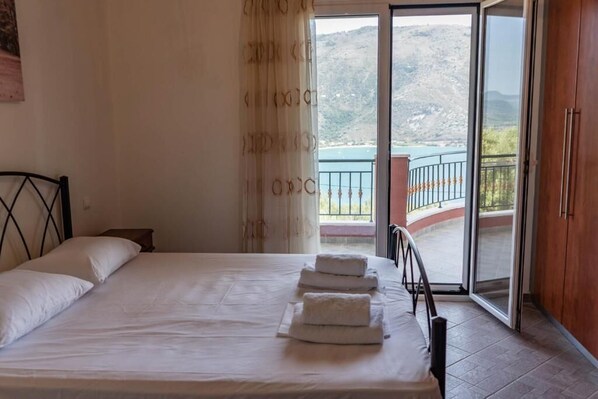 1 camera, ferro/asse da stiro, Wi-Fi, lenzuola