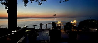 Stunning Lake Views From This Artistic Getaway