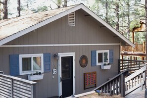 Exterior detail - Cozy house in Kachina Village, Great view and great location for day-trips. (Flagstaff)