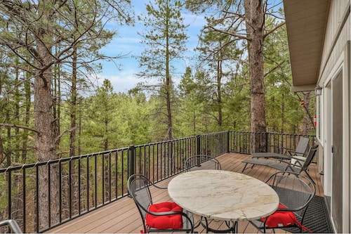 Cozy house in Kachina Village, Great view and great location for day-trips.