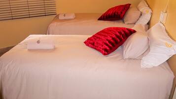 Family Chalet, 2 Bedrooms | 2 bedrooms, bed sheets